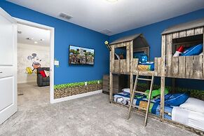 9 Bed Fun Rooms For Everyone Pool & Spa 9 Bedroom Home by RedAwning