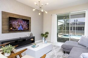 9 Bed Fun Rooms For Everyone Pool & Spa 9 Bedroom Home by RedAwning