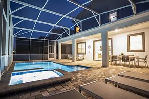 9 Bed Fun Rooms For Everyone Pool & Spa 9 Bedroom Home by RedAwning