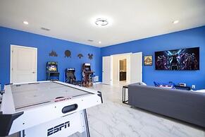 9 Bed Fun Rooms For Everyone Pool & Spa 9 Bedroom Home by RedAwning