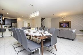 9 Bed Fun Rooms For Everyone Pool & Spa 9 Bedroom Home by RedAwning