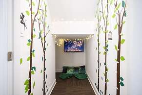 9 Bed Fun Rooms For Everyone Pool & Spa 9 Bedroom Home by RedAwning