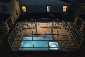 9 Bed Fun Rooms For Everyone Pool & Spa 9 Bedroom Home by RedAwning