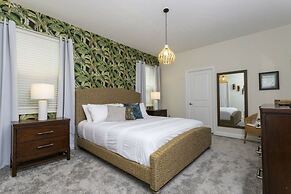 9 Bed Fun Rooms For Everyone Pool & Spa 9 Bedroom Home by RedAwning