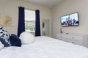 9 Bed Fun Rooms For Everyone Pool & Spa 9 Bedroom Home by RedAwning