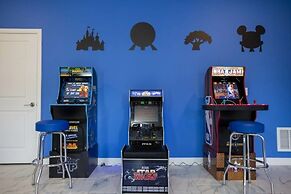 9 Bed Fun Rooms For Everyone Pool & Spa 9 Bedroom Home by RedAwning