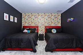 9 Bed Fun Rooms For Everyone Pool & Spa 9 Bedroom Home by RedAwning