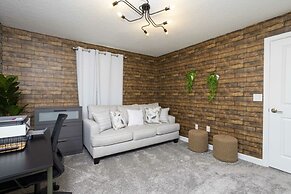 9 Bed Fun Rooms For Everyone Pool & Spa 9 Bedroom Home by RedAwning