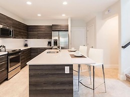 Lovely 2 Bed 2 Bath Town Home-2sltth1 2 Bedroom Townhouse by RedAwning