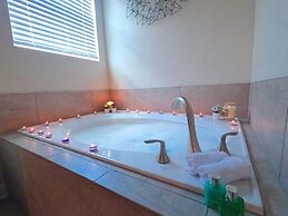 Beautiful And Spacious 5 Bed Pool Home 5 Bedroom Home by RedAwning