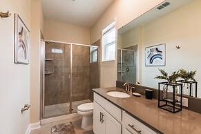 Beautiful And Spacious 5 Bed Pool Home 5 Bedroom Home by RedAwning