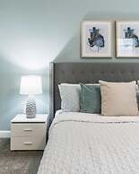 Beautiful And Spacious 5 Bed Pool Home 5 Bedroom Home by RedAwning