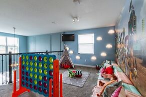 Beautiful And Spacious 5 Bed Pool Home 5 Bedroom Home by RedAwning