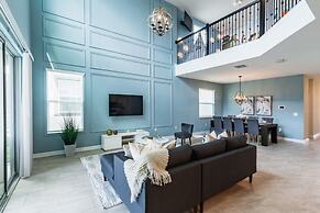 Beautiful And Spacious 5 Bed Pool Home 5 Bedroom Home by RedAwning