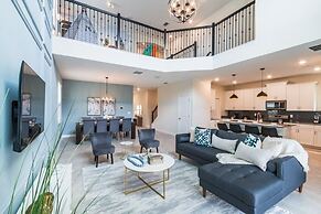 Beautiful And Spacious 5 Bed Pool Home 5 Bedroom Home by RedAwning