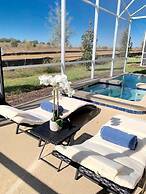 Beautiful And Spacious 5 Bed Pool Home 5 Bedroom Home by RedAwning