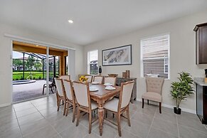 7535oakmoss 7 Bedroom Villa by RedAwning