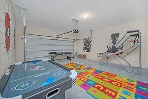 7535oakmoss 7 Bedroom Villa by RedAwning