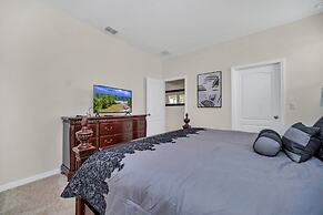 7535oakmoss 7 Bedroom Villa by RedAwning