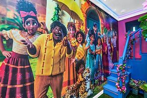 Luxury Lake View 9 Br Villa With Games Room 9 Bedroom Home by RedAwnin