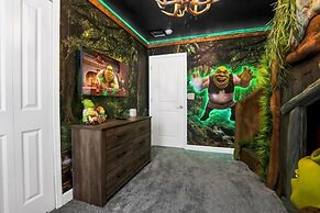 Luxury Lake View 9 Br Villa With Games Room 9 Bedroom Home by RedAwnin