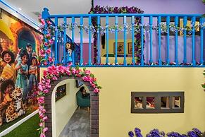 Luxury Lake View 9 Br Villa With Games Room 9 Bedroom Home by RedAwnin