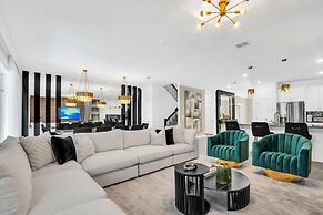 Luxury Lake View 9 Br Villa With Games Room 9 Bedroom Home by RedAwnin