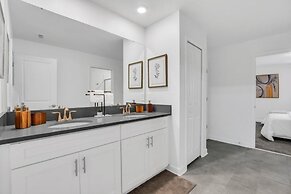 Luxury Lake View 9 Br Villa With Games Room 9 Bedroom Home by RedAwnin