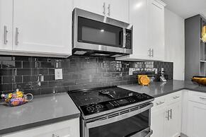 Luxury Lake View 9 Br Villa With Games Room 9 Bedroom Home by RedAwnin