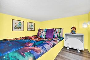 Luxury Lake View 9 Br Villa With Games Room 9 Bedroom Home by RedAwnin