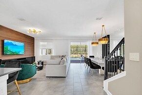 Luxury Lake View 9 Br Villa With Games Room 9 Bedroom Home by RedAwnin