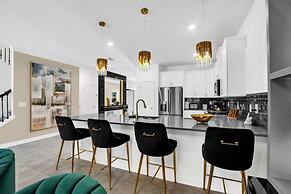 Luxury Lake View 9 Br Villa With Games Room 9 Bedroom Home by RedAwnin