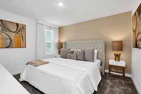 Luxury Lake View 9 Br Villa With Games Room 9 Bedroom Home by RedAwnin