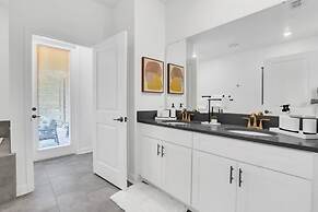 Luxury Lake View 9 Br Villa With Games Room 9 Bedroom Home by RedAwnin