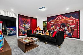 Luxury Lake View 9 Br Villa With Games Room 9 Bedroom Home by RedAwnin