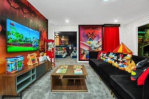 Luxury Lake View 9 Br Villa With Games Room 9 Bedroom Home by RedAwnin