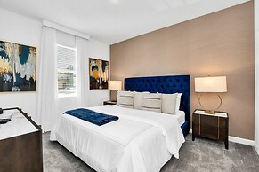 Luxury Lake View 9 Br Villa With Games Room 9 Bedroom Home by RedAwnin