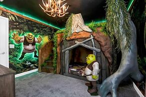 Luxury Lake View 9 Br Villa With Games Room 9 Bedroom Home by RedAwnin