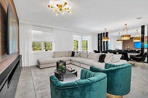 Luxury Lake View 9 Br Villa With Games Room 9 Bedroom Home by RedAwnin