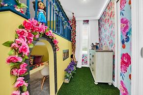 Luxury Lake View 9 Br Villa With Games Room 9 Bedroom Home by RedAwnin