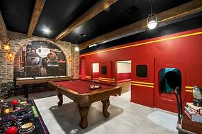 Luxury Lake View 9 Br Villa With Games Room 9 Bedroom Home by RedAwnin