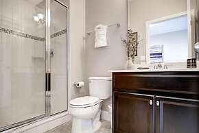 Pool Home Great Location Close To Disney 5 Bedroom Home by RedAwning