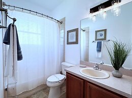 Privacy 4 Bed 3 Bath Pool Home With Spa 4 Bedroom Home by RedAwning