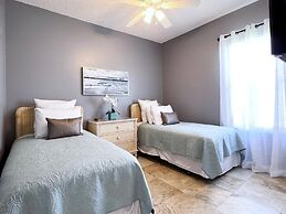 Privacy 4 Bed 3 Bath Pool Home With Spa 4 Bedroom Home by RedAwning