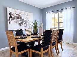 Privacy 4 Bed 3 Bath Pool Home With Spa 4 Bedroom Home by RedAwning