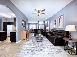 Privacy 4 Bed 3 Bath Pool Home With Spa 4 Bedroom Home by RedAwning