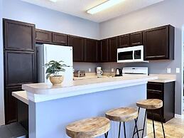 Privacy 4 Bed 3 Bath Pool Home With Spa 4 Bedroom Home by RedAwning