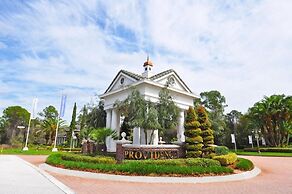 Cozy Pool 4 Bed Home With Spa 4 Bedroom Home by RedAwning