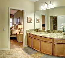 Cozy Pool 4 Bed Home With Spa 4 Bedroom Home by RedAwning