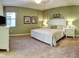 Cozy Pool 4 Bed Home With Spa 4 Bedroom Home by RedAwning